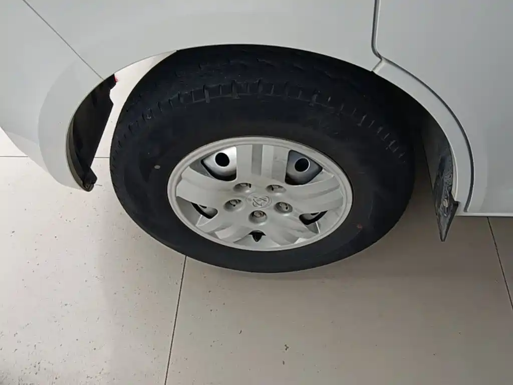 Changan Kaicheng Changan Ruixing EM60 2024 2023 Pure Electric Passenger Van 4525mm Vehicle Length Flat Roof Liftgate 6 seats 60kW 41.86kWh