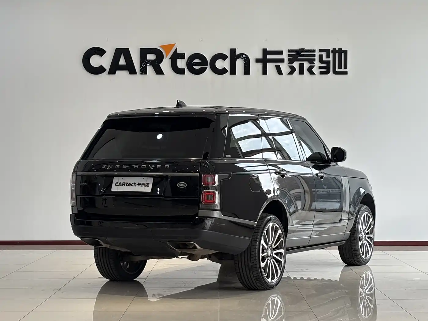 Land Rover Range Rover 2021 3.0 L6 Golden Age Edition фото 24
