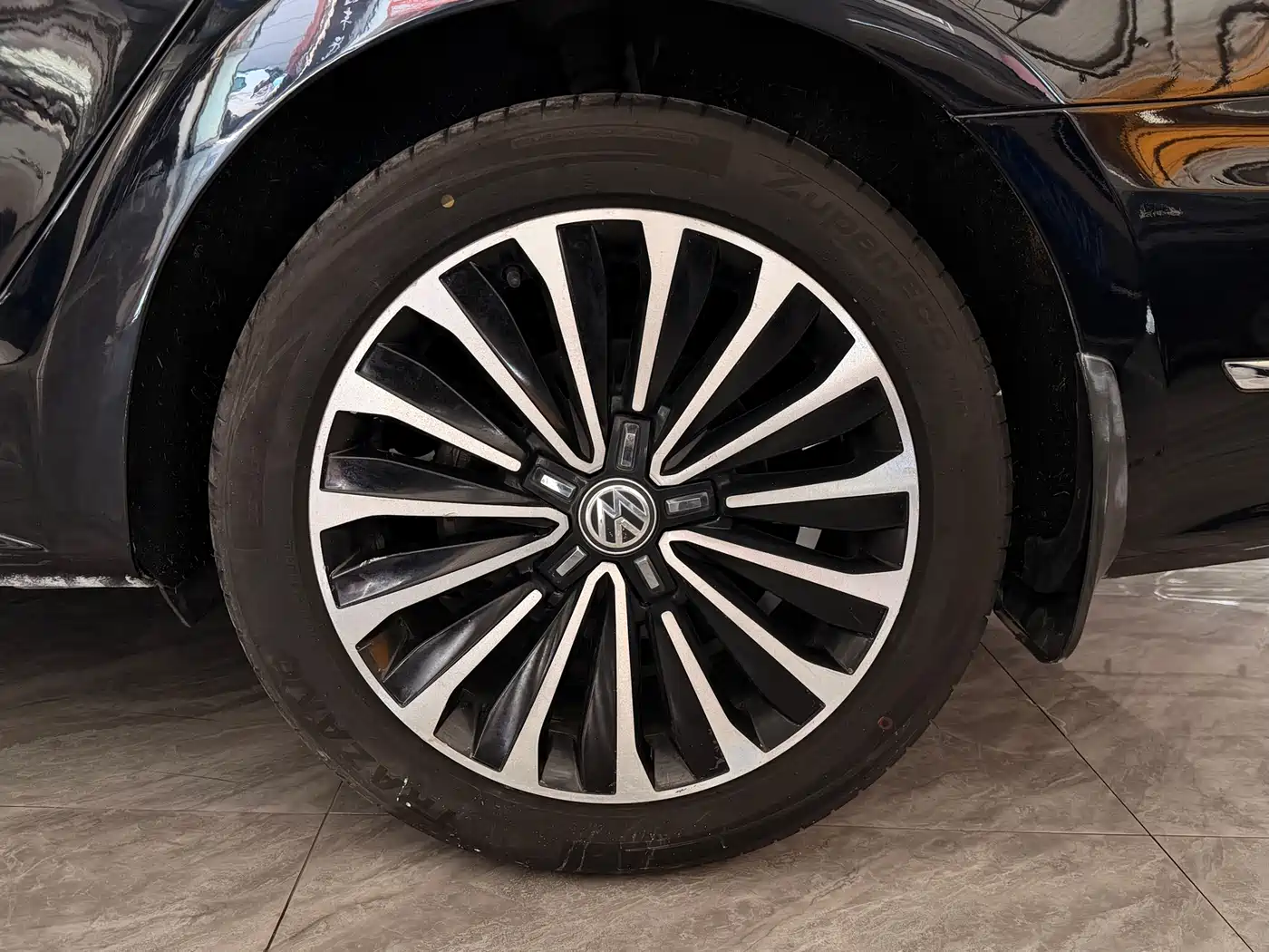 Volkswagen Passat 2016 330TSI DSG Executive Edition фото 23