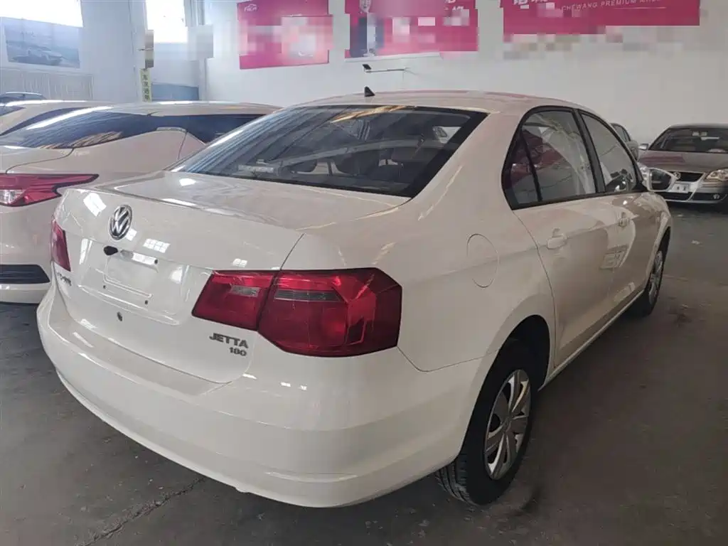 Volkswagen Jetta 2015 1.6L Manual Trend фото 7