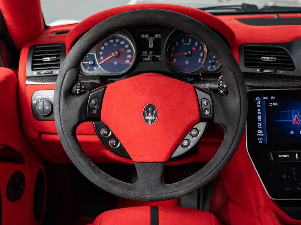 Photo 11 - Maserati GranTurismo