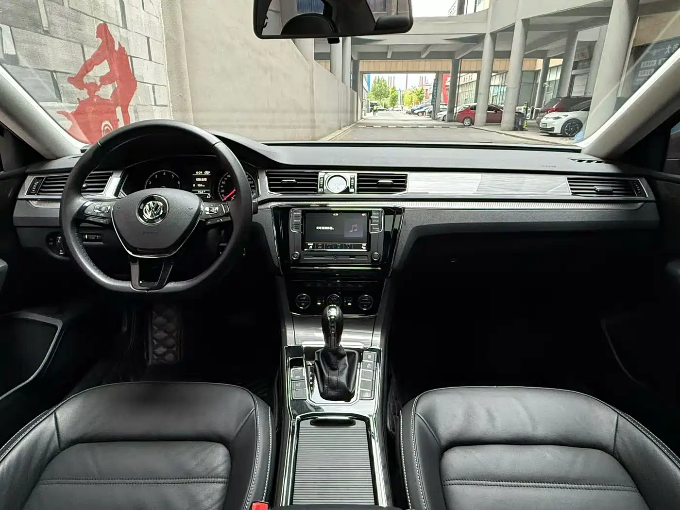 Volkswagen Passat 2016 330TSI DSG Honor Edition фото 7