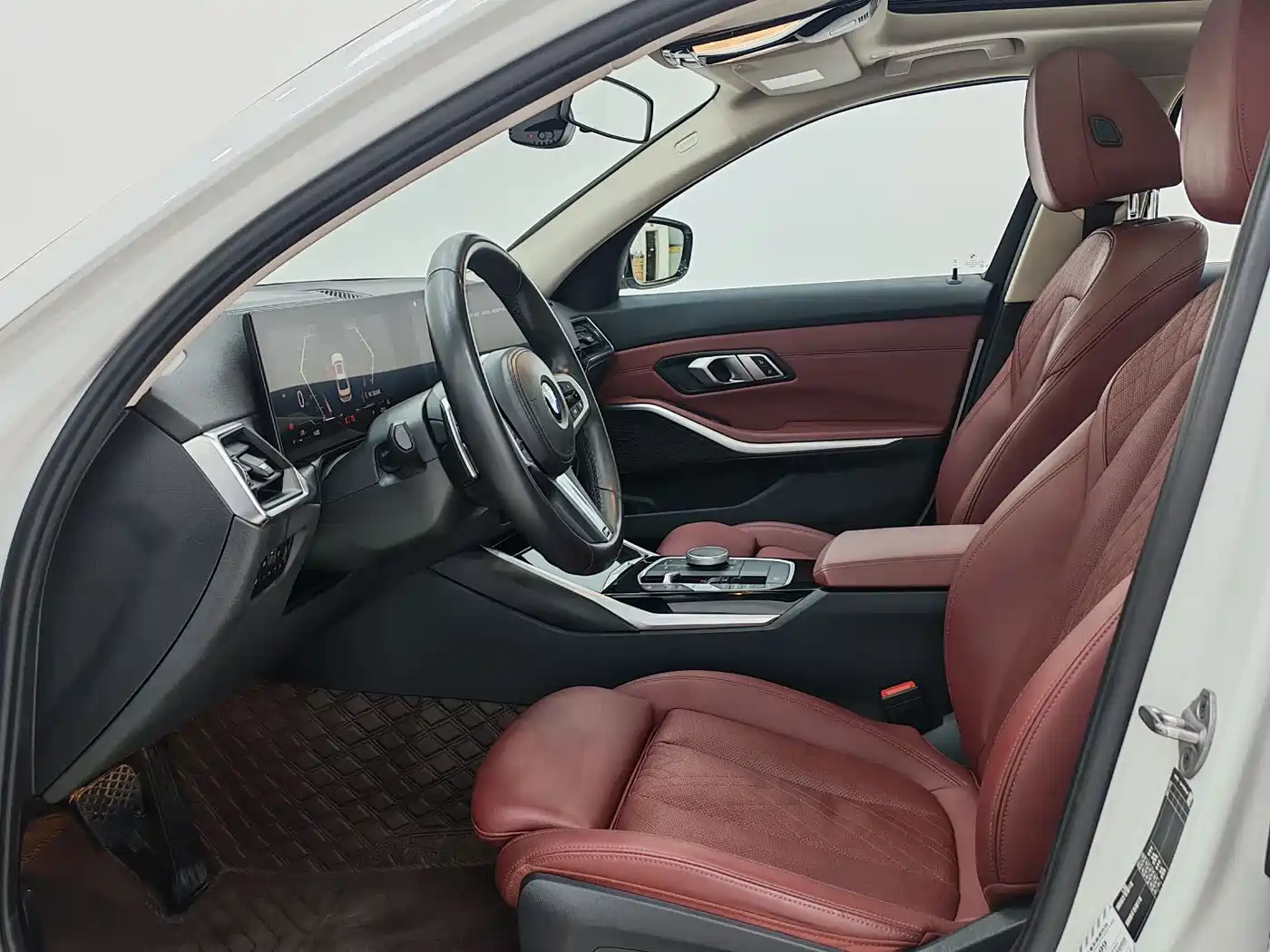 BMW 3 Series 2023 320Li M Sport Package фото 8