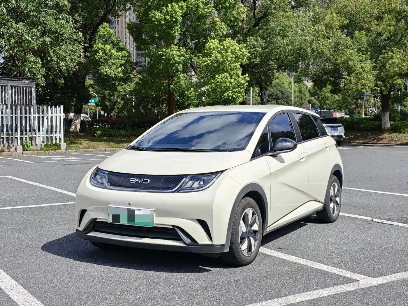 BYD Dolphin 2025