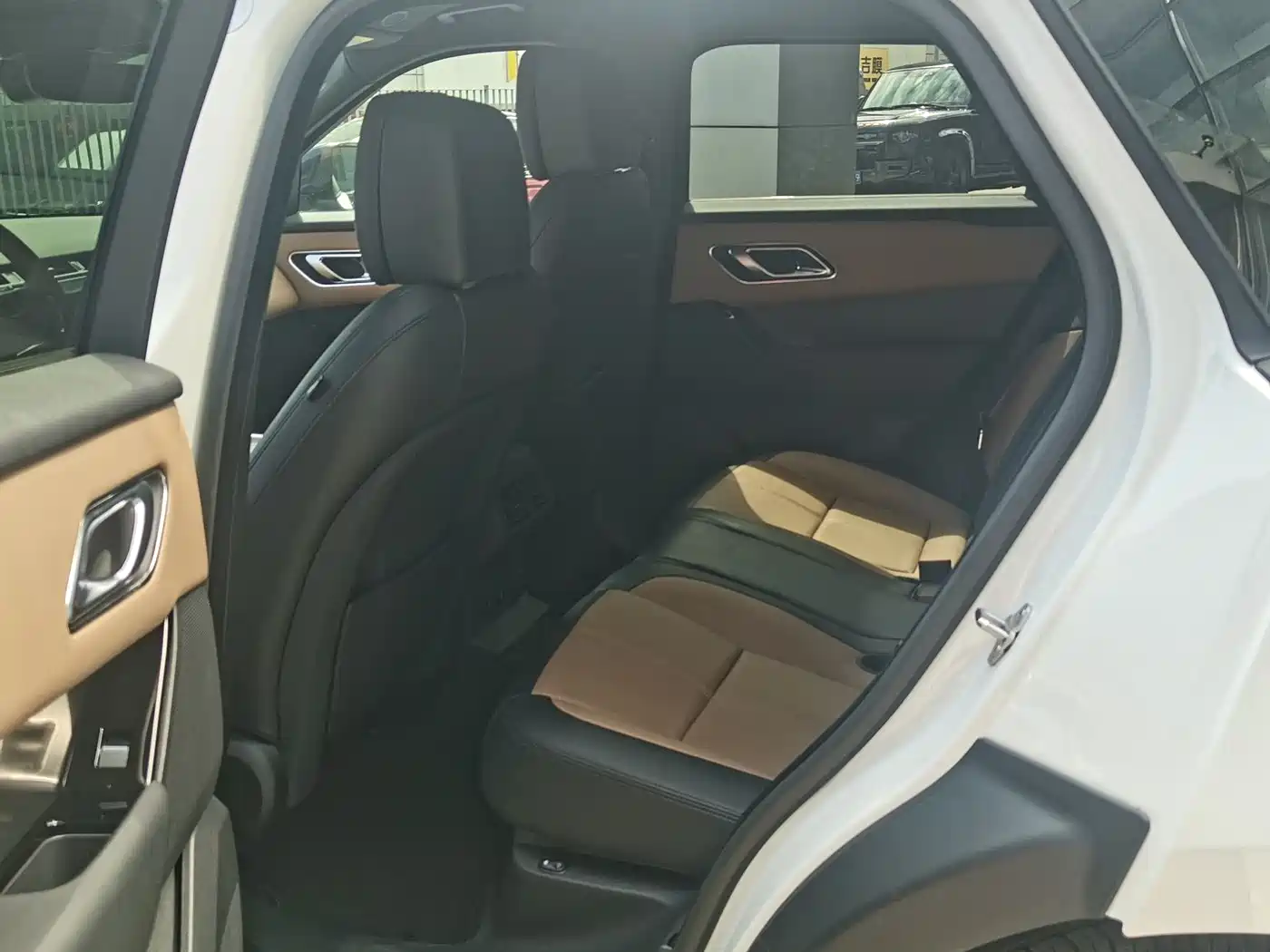 Land Rover Range Rover Velar 2025 Dynamic HSE фото 11