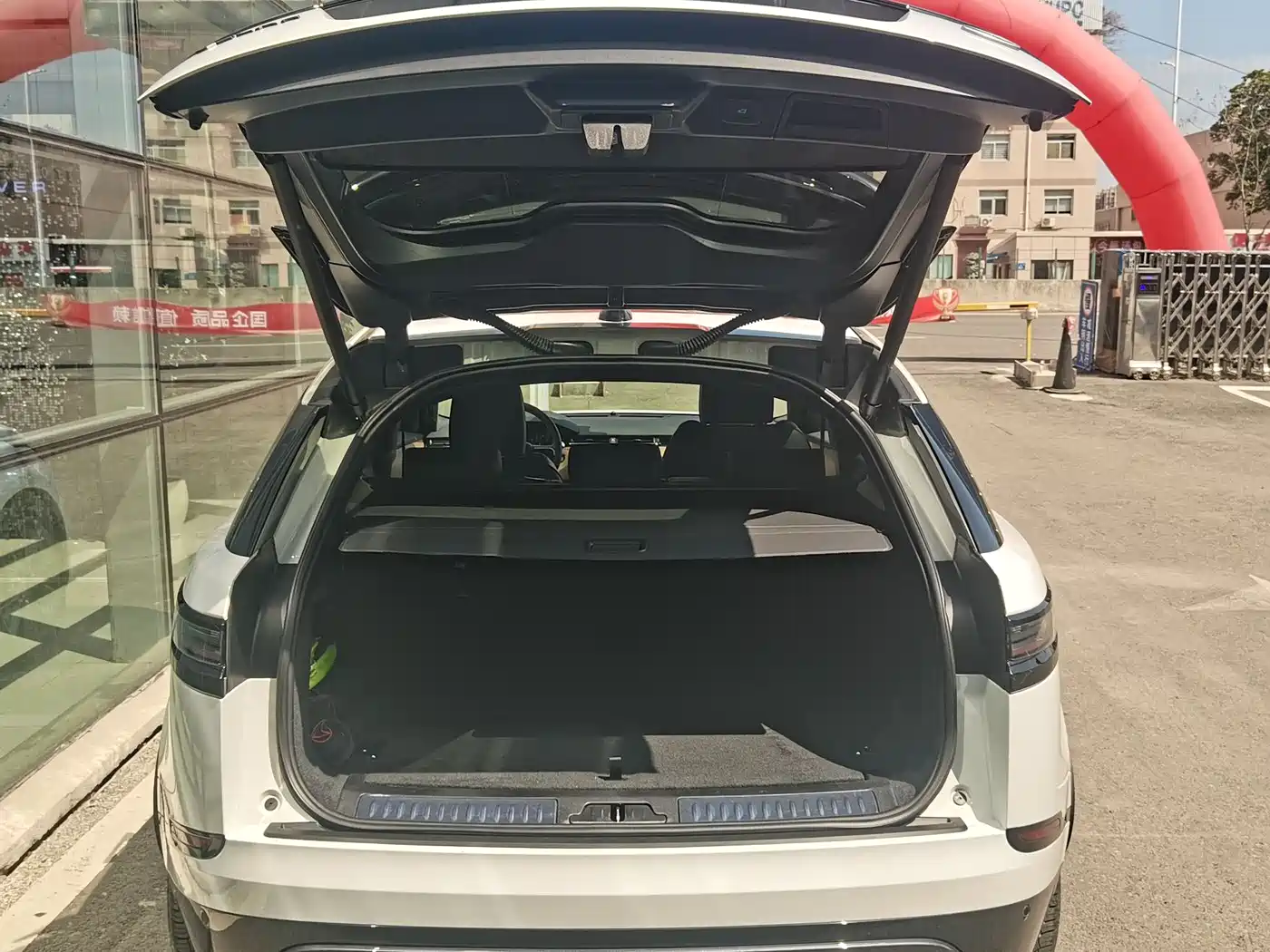 Land Rover Range Rover Velar 2025 Dynamic HSE фото 16