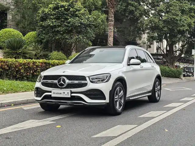 MERCEDES-BENZ GLC
