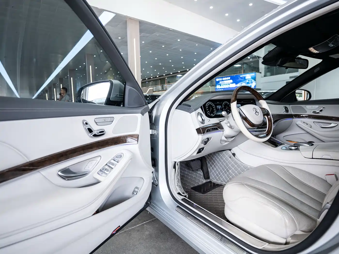 Mercedes-Benz S-Class 2016 S 320 L Business Edition фото 8