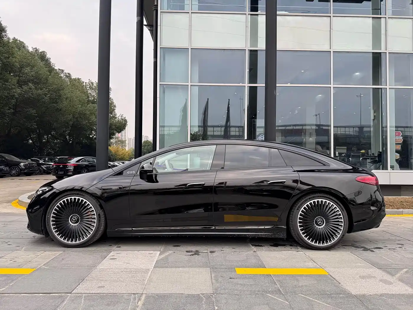 MERCEDES-BENZ EQS AMG