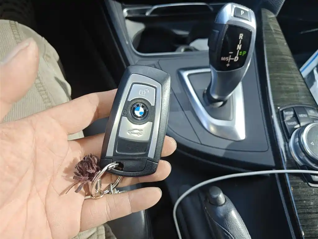 BMW 3 Series GT 2014 320i Design Package фото 12