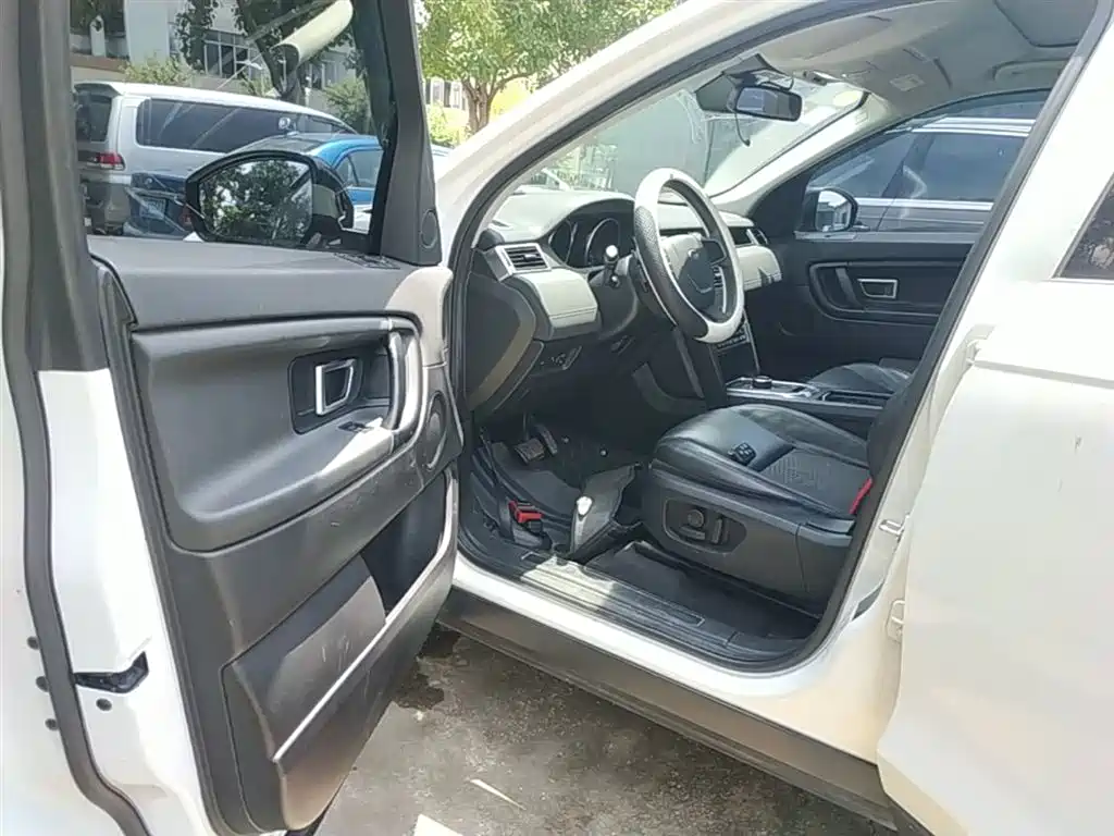 Land Rover Discovery Sport 2017 2.0T PURE фото 16