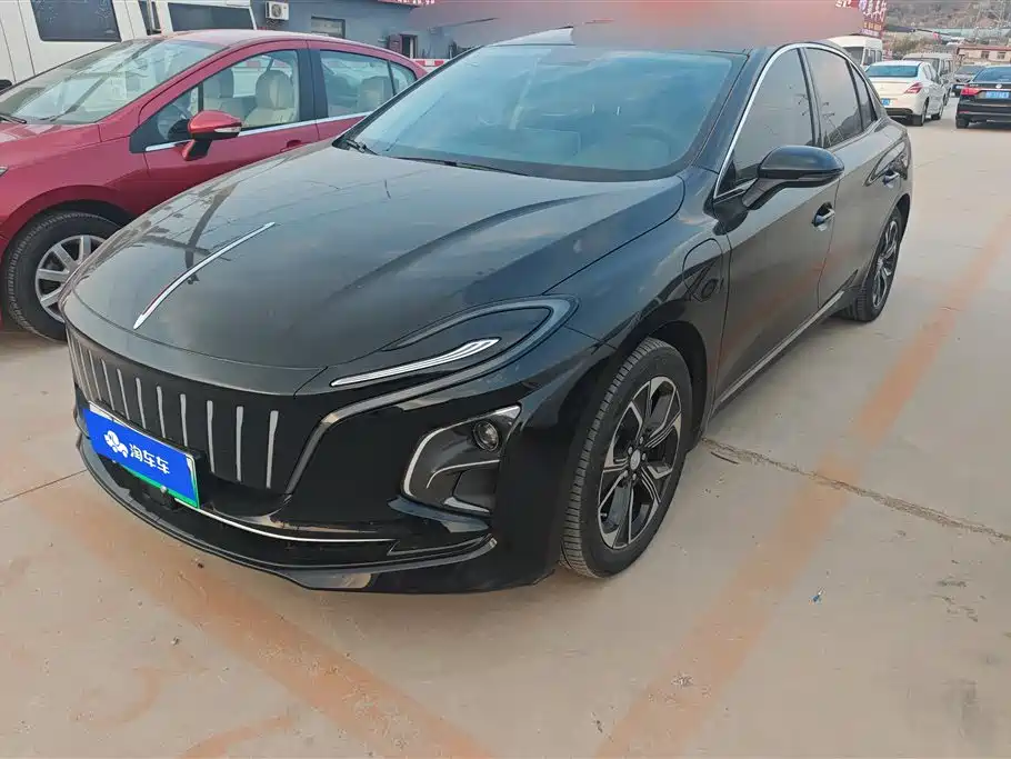 Hongqi HONGQI E QM5