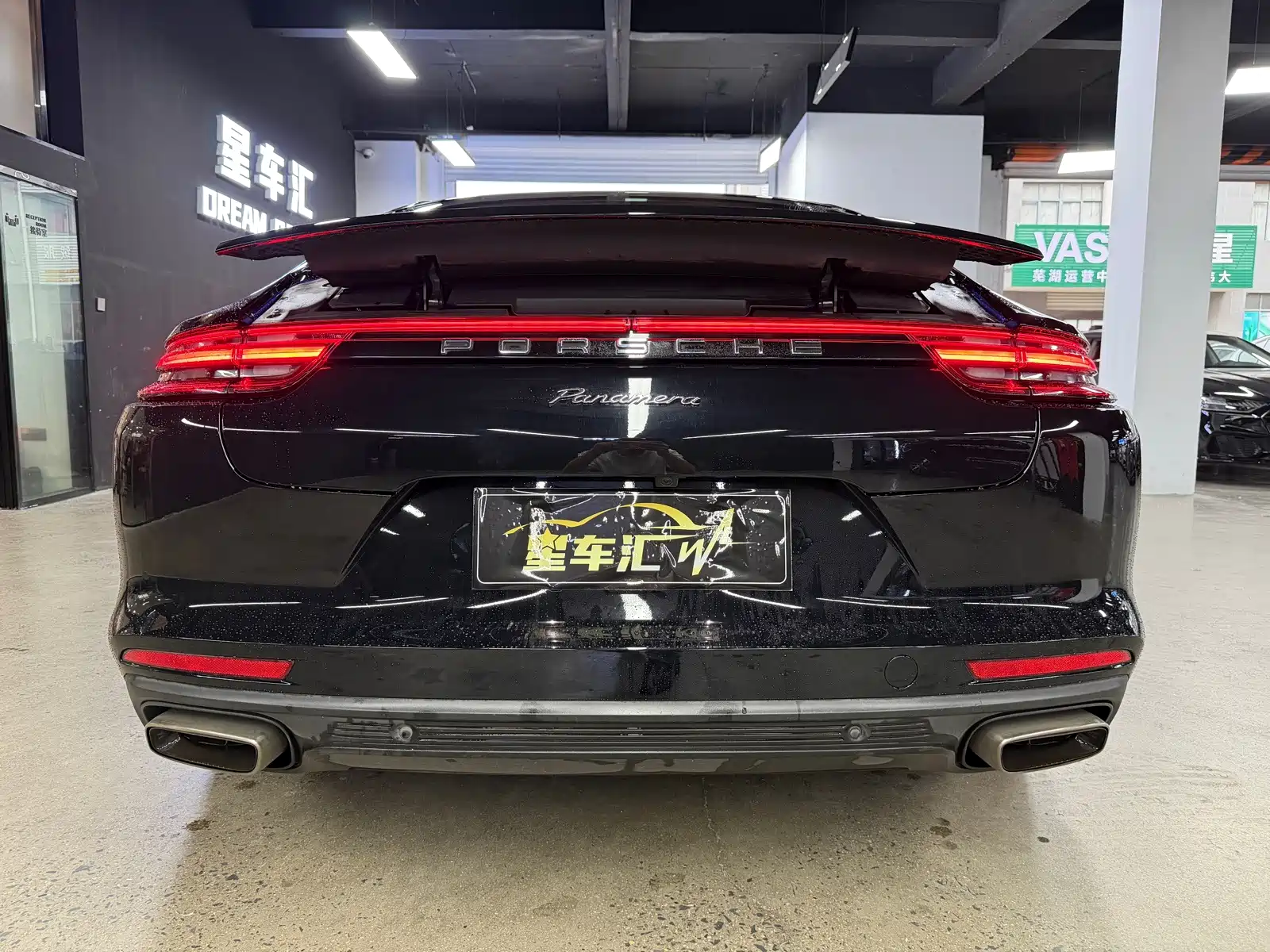 Фото 13 - Porsche Panamera