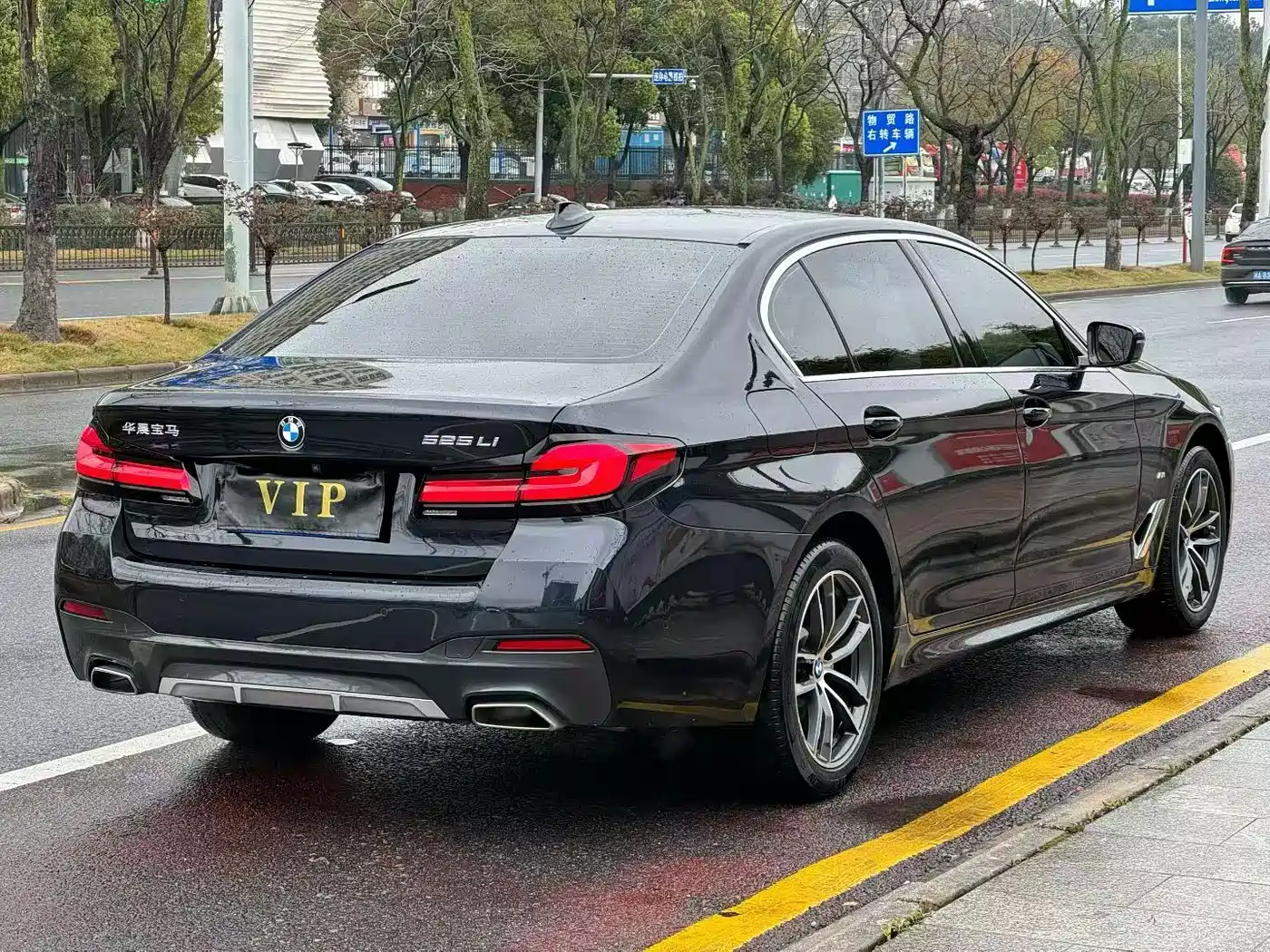 BMW 5 Series 2022 525Li M Sport Package фото 9