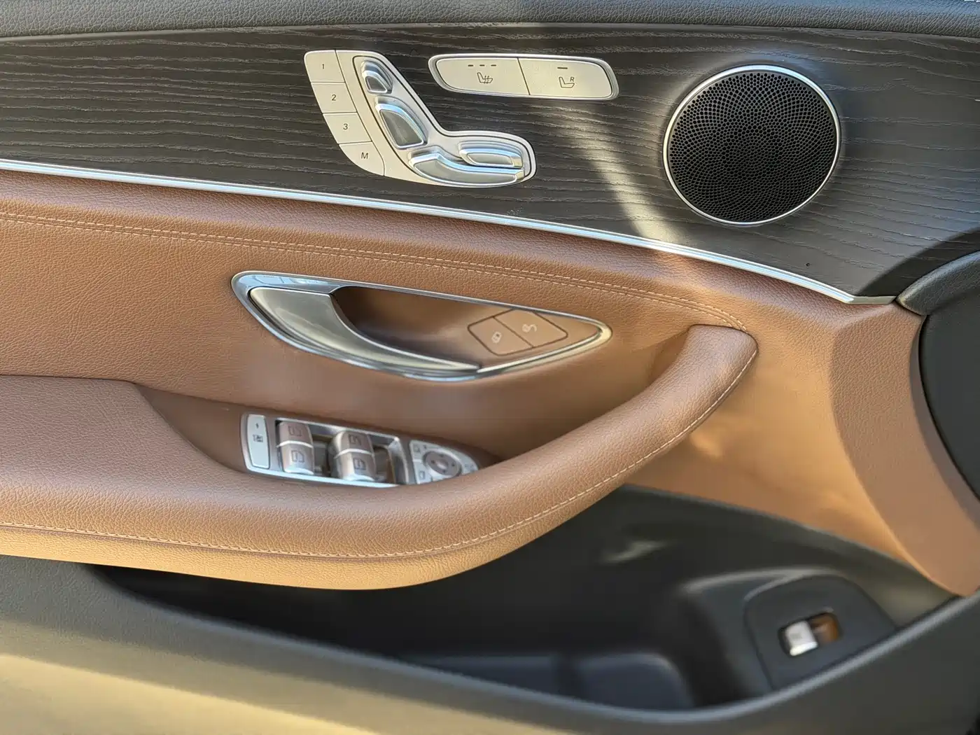 Mercedes-Benz E-Class 2020 E 300 L Sport Fashion Model фото 4