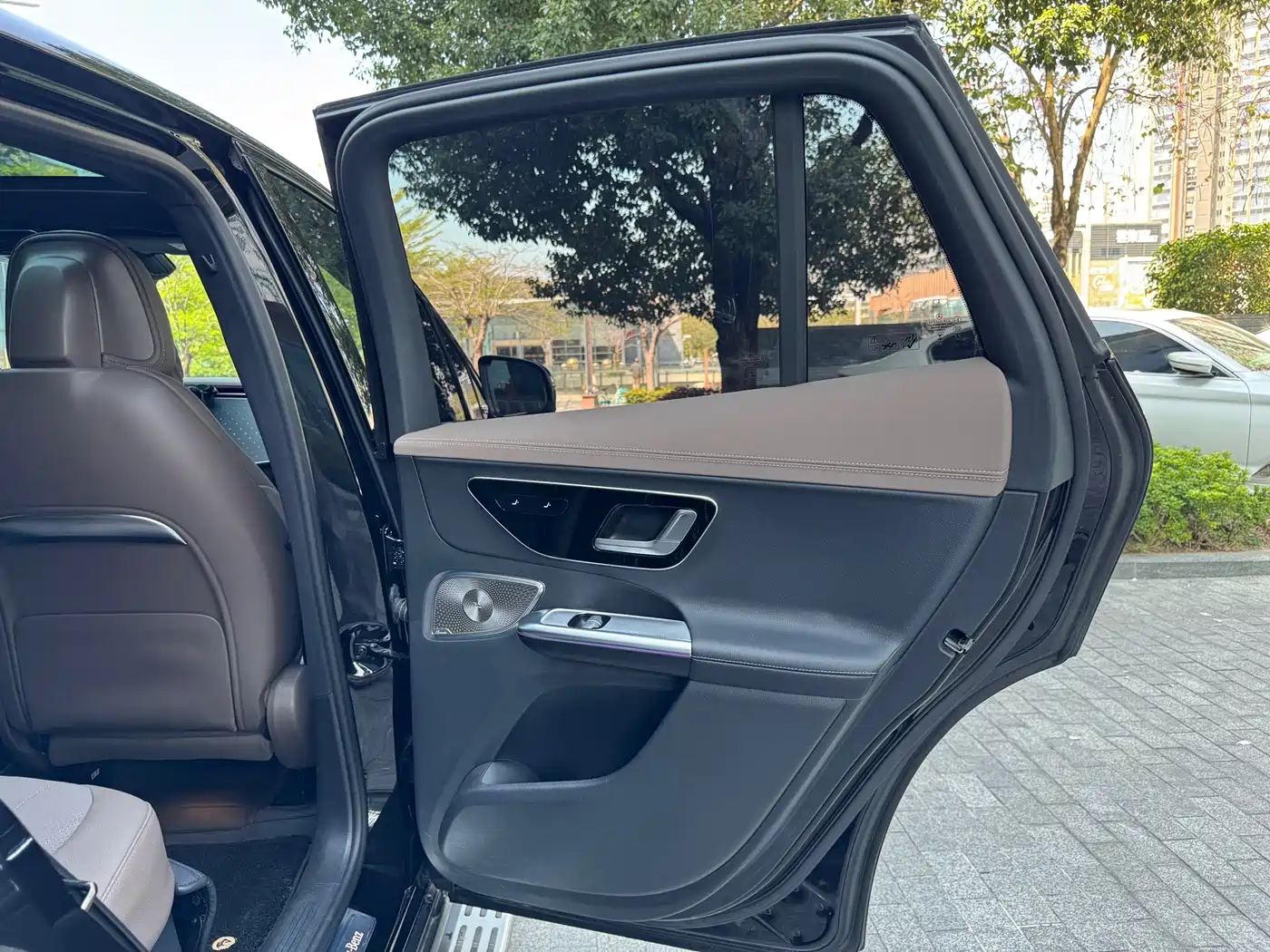 MERCEDES-BENZ EQE SUV