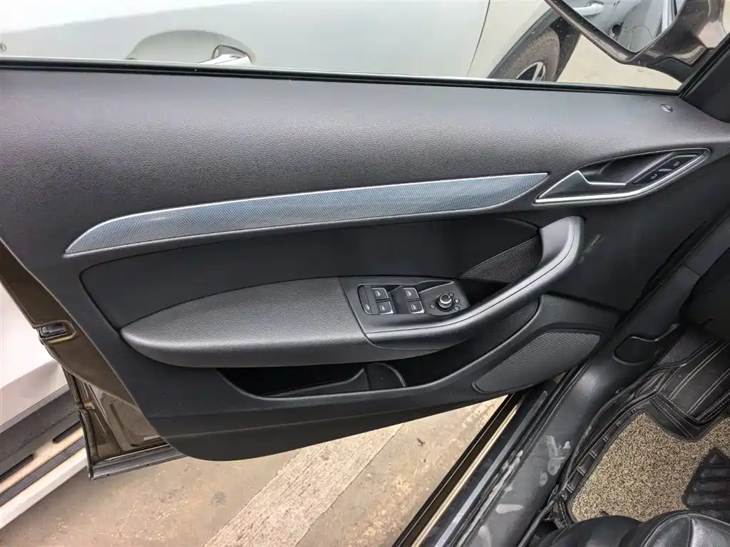 Audi Q3 2015 35 TFSI Millionth Anniversary Comfort фото 6