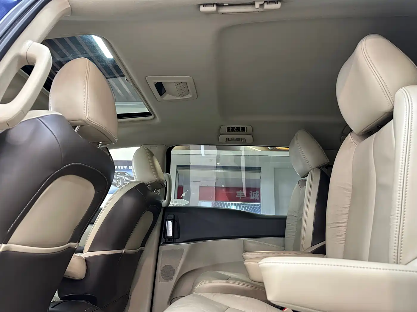 Buick GL8 2011 3.0L GT Luxury Business Elegance Edition фото 18