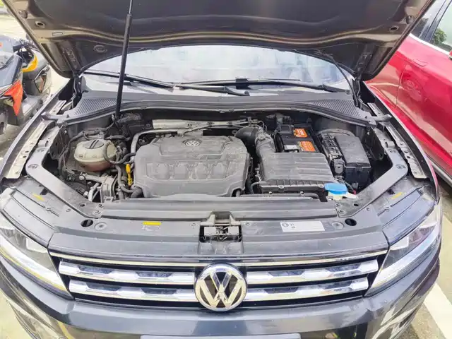 Volkswagen Tiguan L 2018 330TSI Automatic 2WD Trend Edition — фото 3