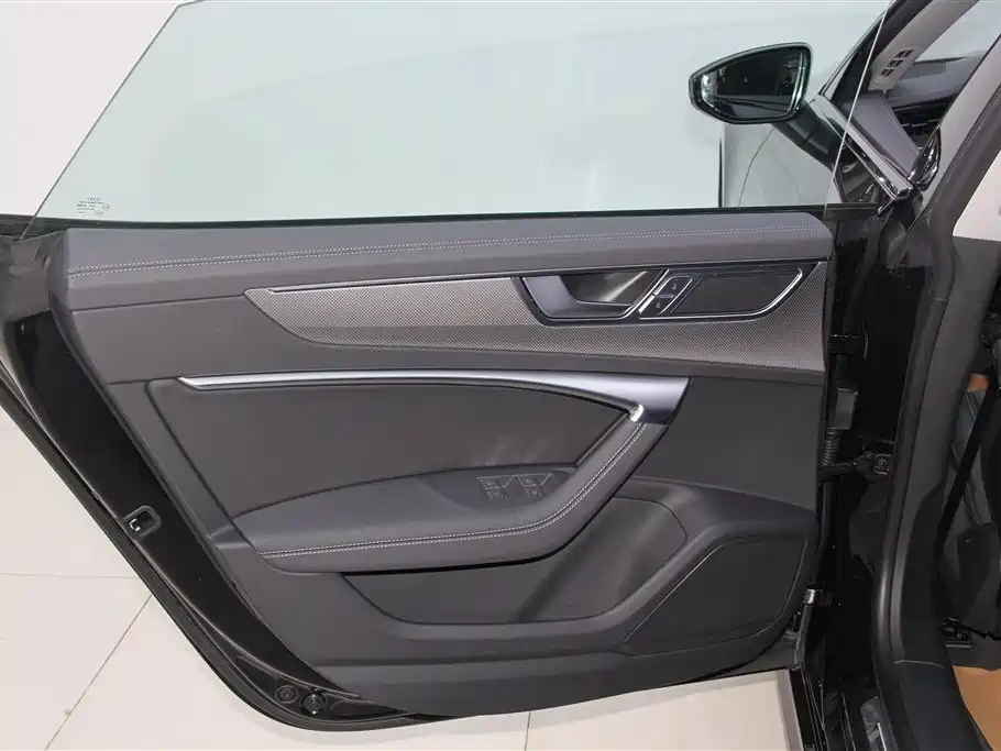 Audi A7L 2024 45 TFSI quattro Premium Luxury фото 32
