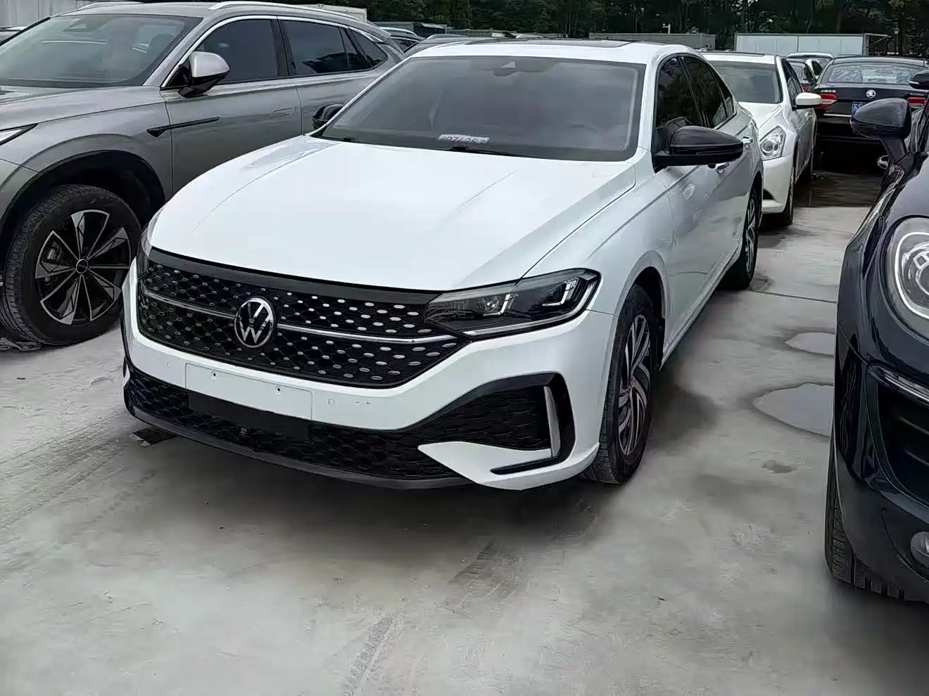 Volkswagen Lavida 2023 Model 300TSI DSG Starlight Leading Edition