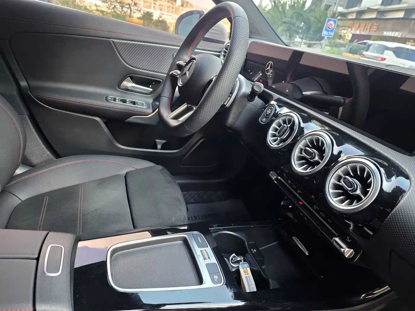 Mercedes-Benz A-Class 2024 A 200 L Fashion Edition фото 34
