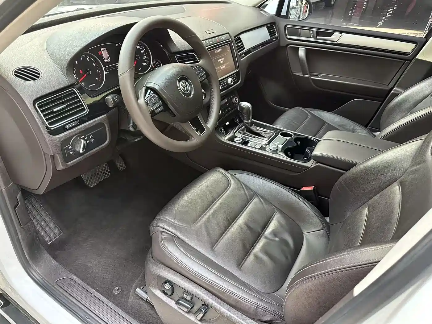 Volkswagen Touareg 2015 3.0TSI Standard Edition фото 4