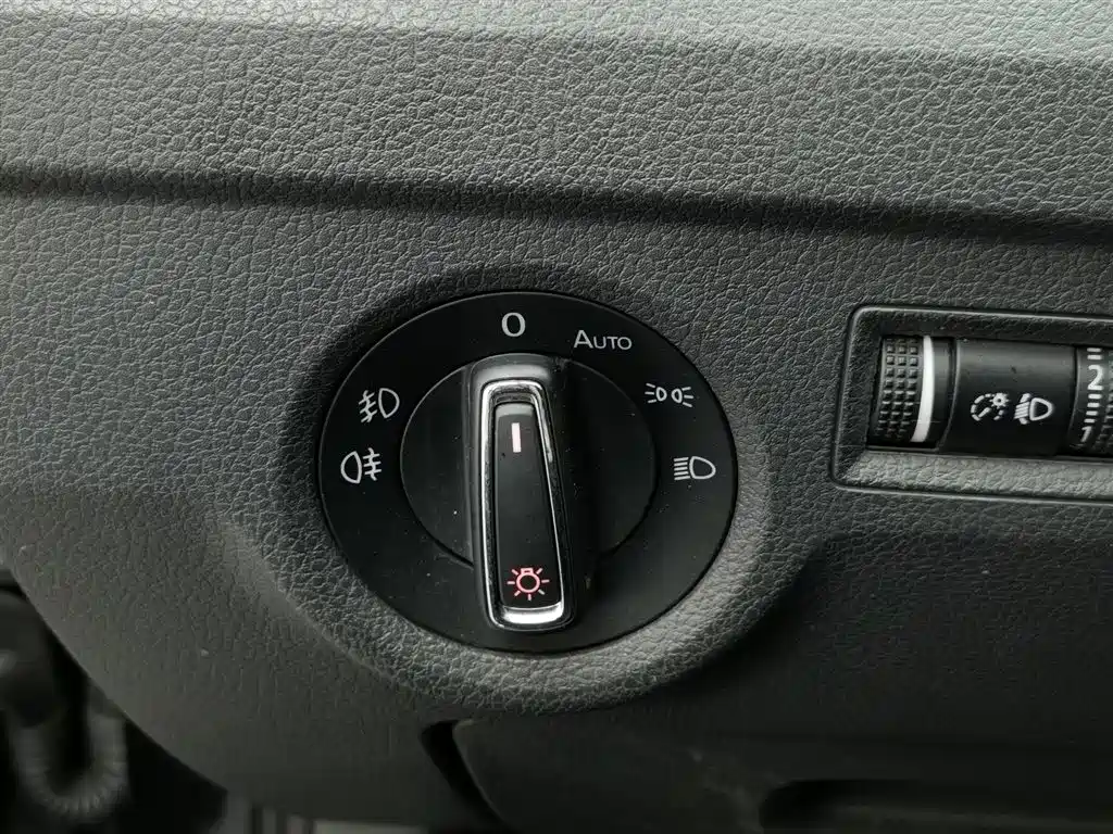 Volkswagen Passat 2017 280TSI DSG Prestige фото 21
