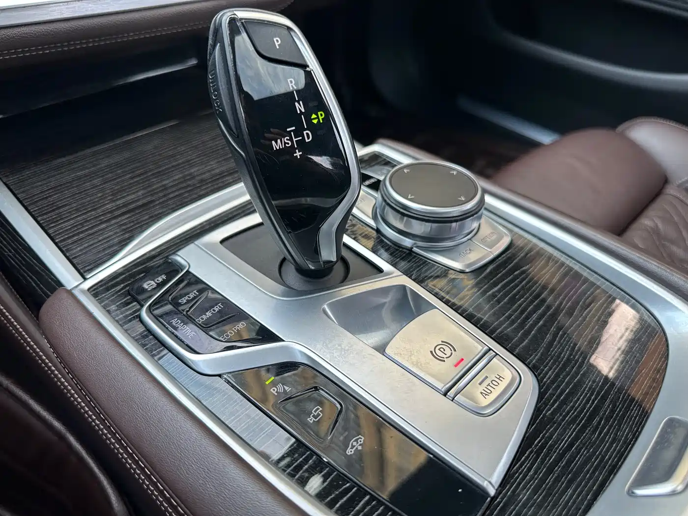 BMW 7 Series 2019 740Li Exclusive M Sport Package фото 7