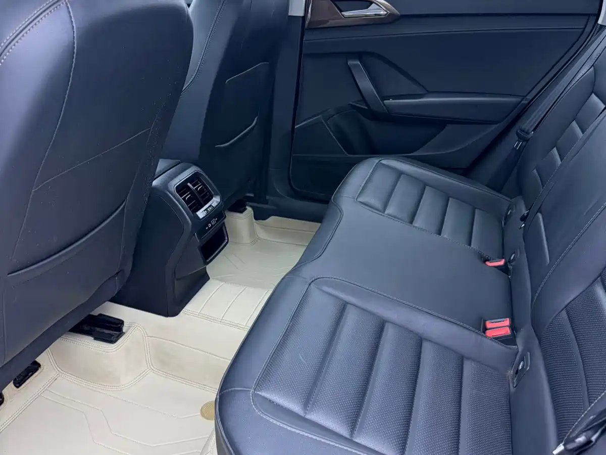 Volkswagen Tharu 2022 280TSI FWD Luxury Edition фото 12