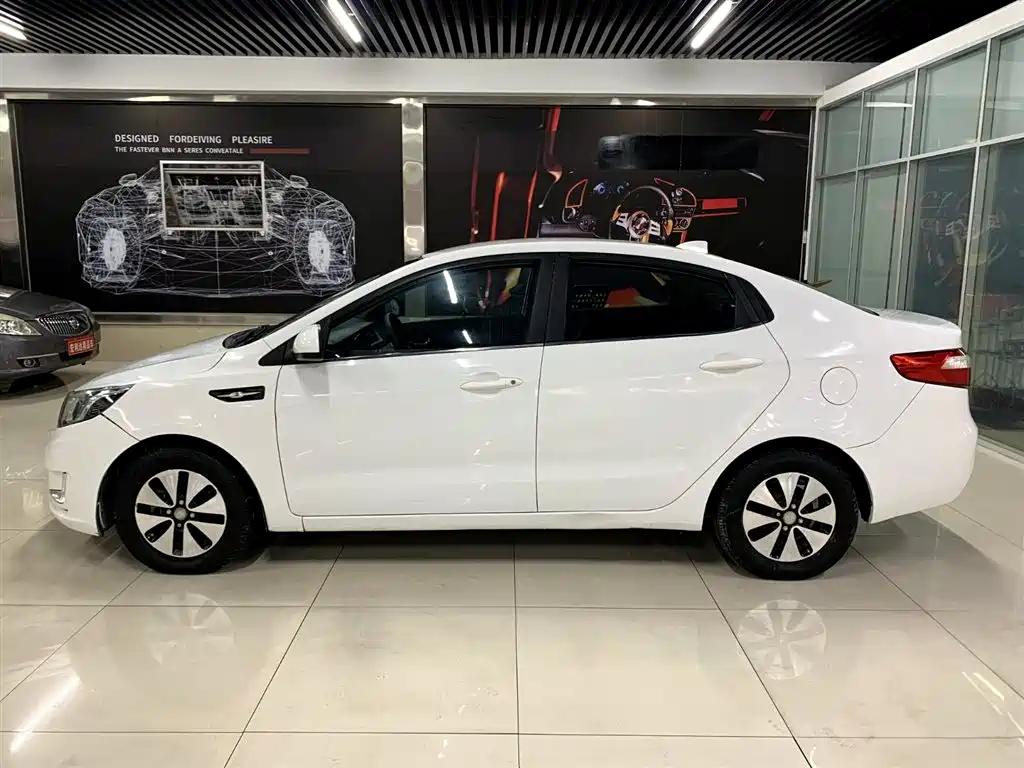 Kia K2 2012 Sedan 1.4L AT GLS Commemorative Edition фото 3
