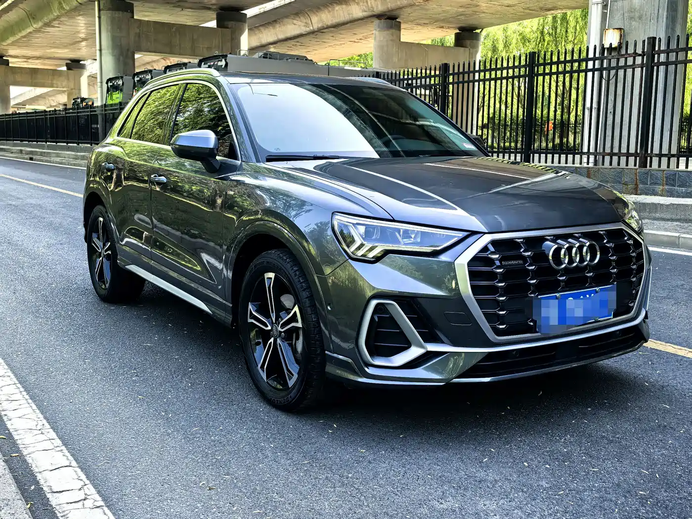 AUDI Q3