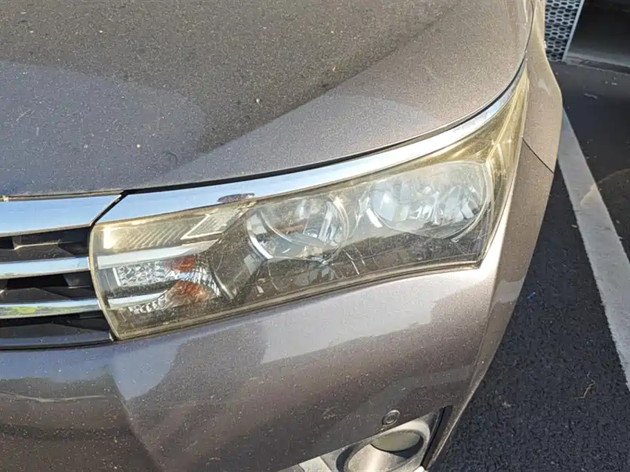 Toyota Corolla 2014 1.6L CVT GL-i фото 5