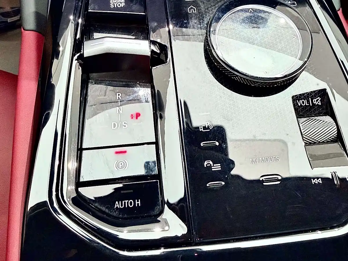 BMW 5 Series 2025 530Li Leading M Sport Package фото 24