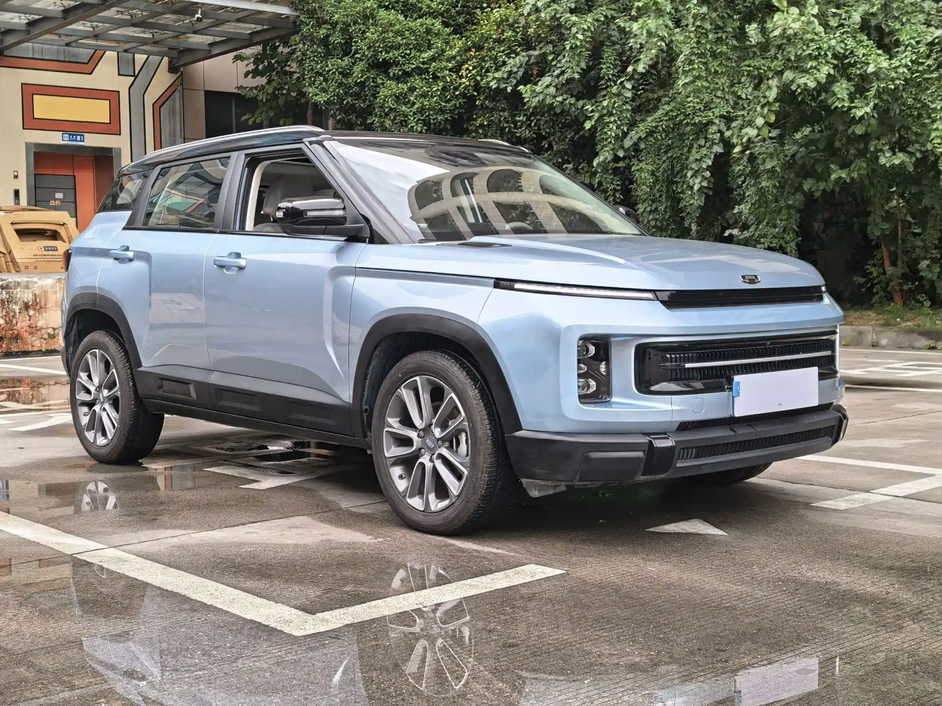 Photo 3 - Geely ICON