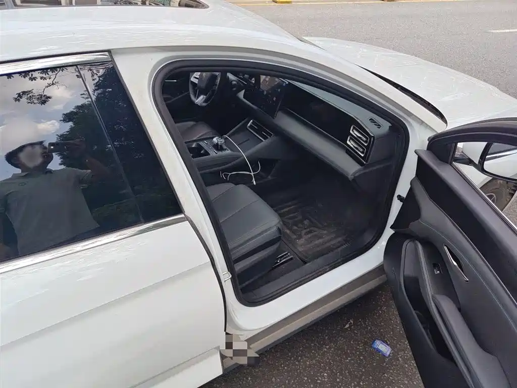 BYD Qin L 2024 DM-i 120KM Leading фото 19