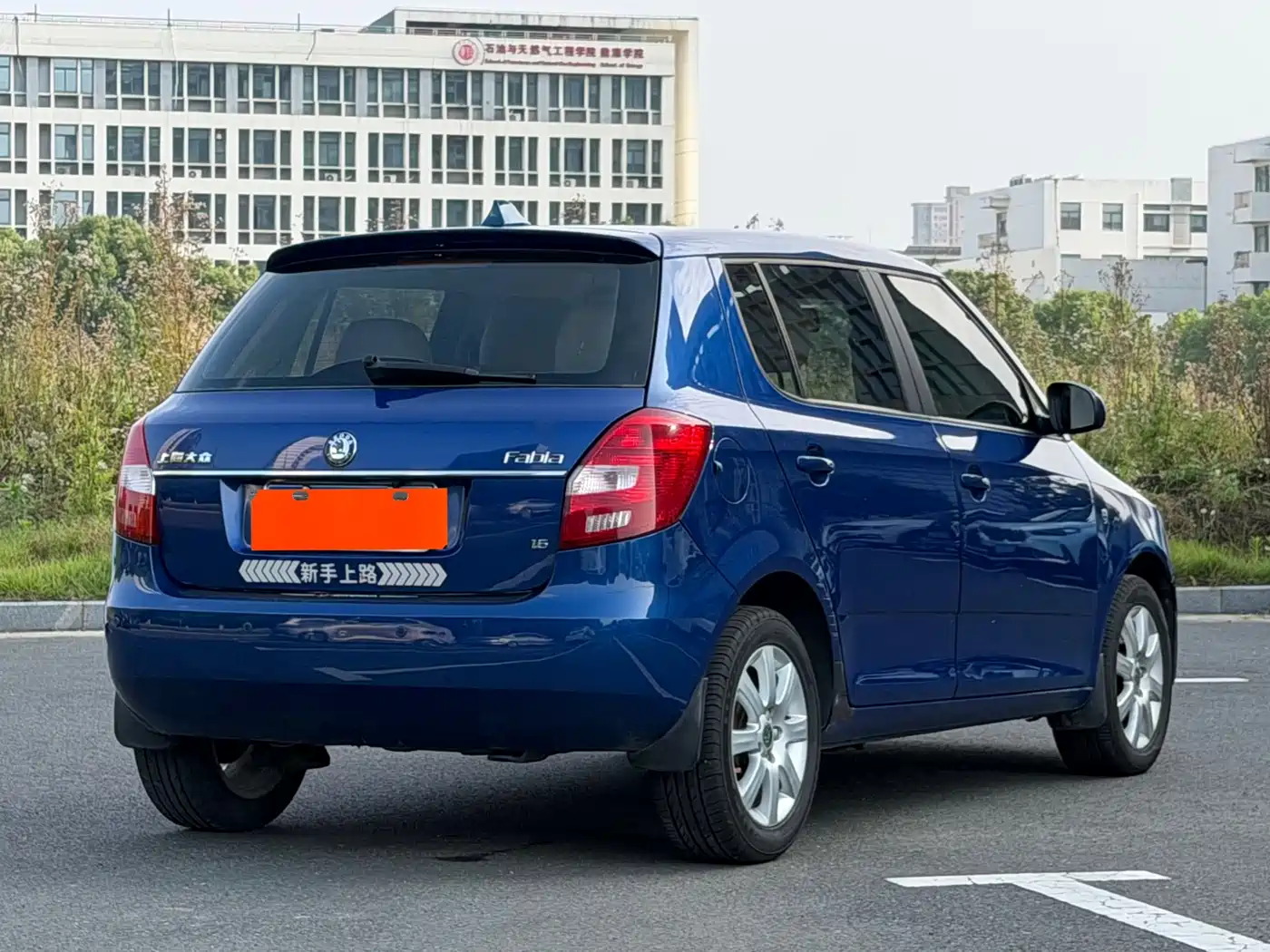 Škoda Fabia 2011 1.6L Automatic Crystal Edition фото 5