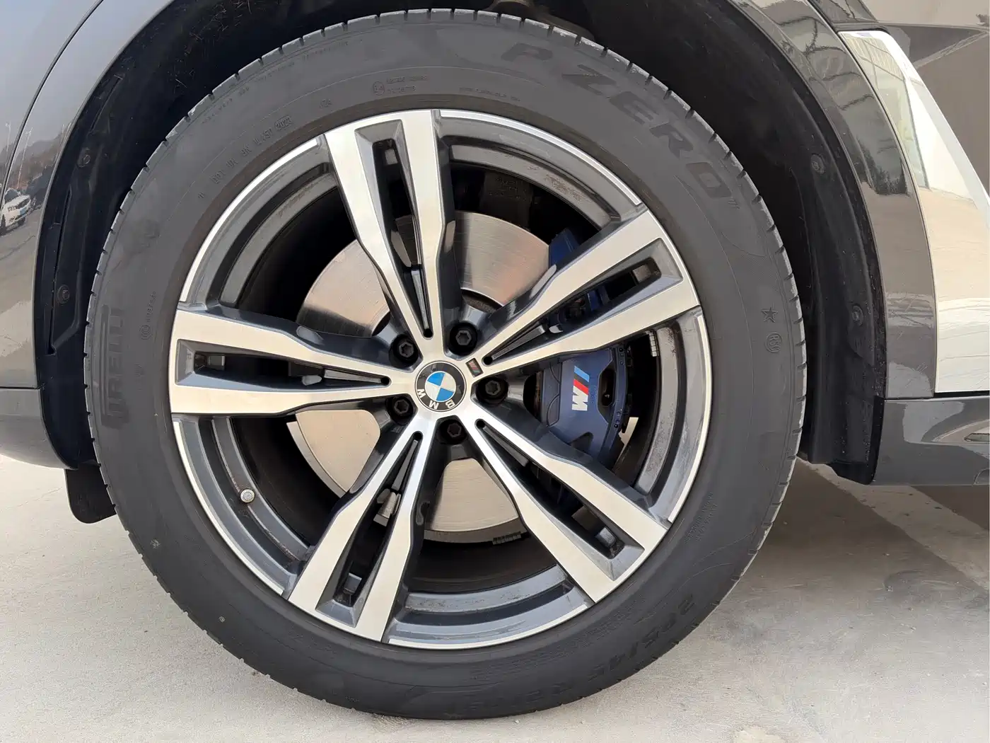 BMW X7 2023 xDrive40i Exclusive M Sport Package фото 14