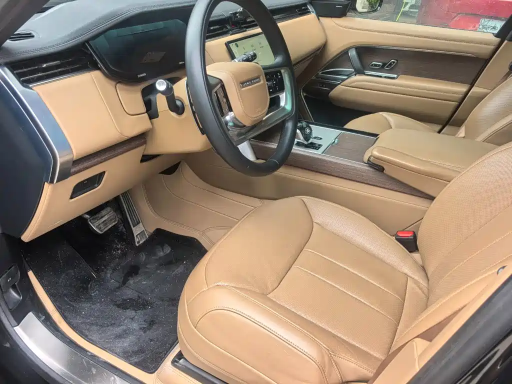 Land Rover Range Rover 2025 2024 3.0 L6 400PS Golden Age Extended 7-Seater