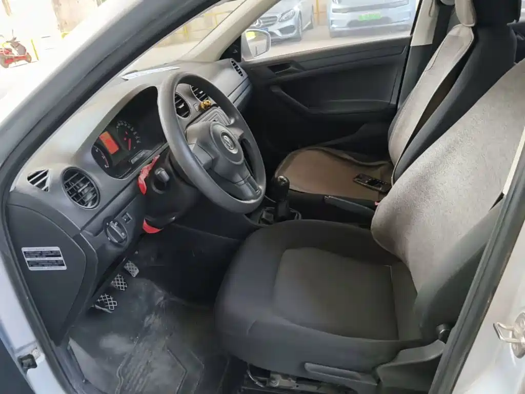 صورة 15 - Volkswagen Jetta