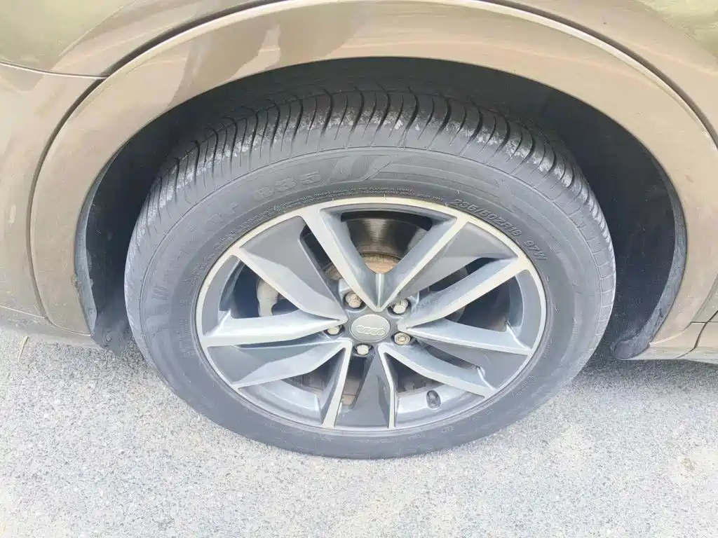 Фото 7 - Audi Q3