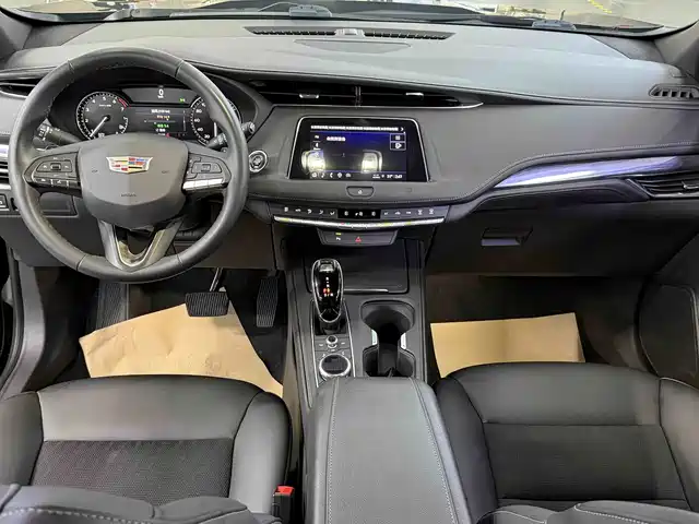 Cadillac XT4 2021 28T FWD Technology Edition — фото 2