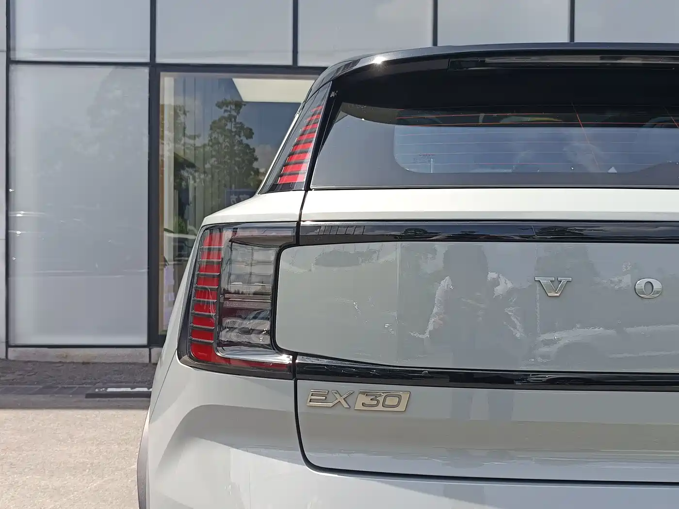VOLVO EX30