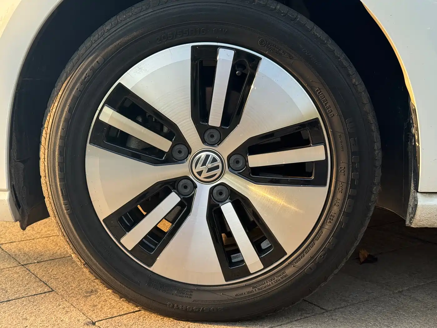 VOLKSWAGEN GOLF*PURE ELECTRICITY