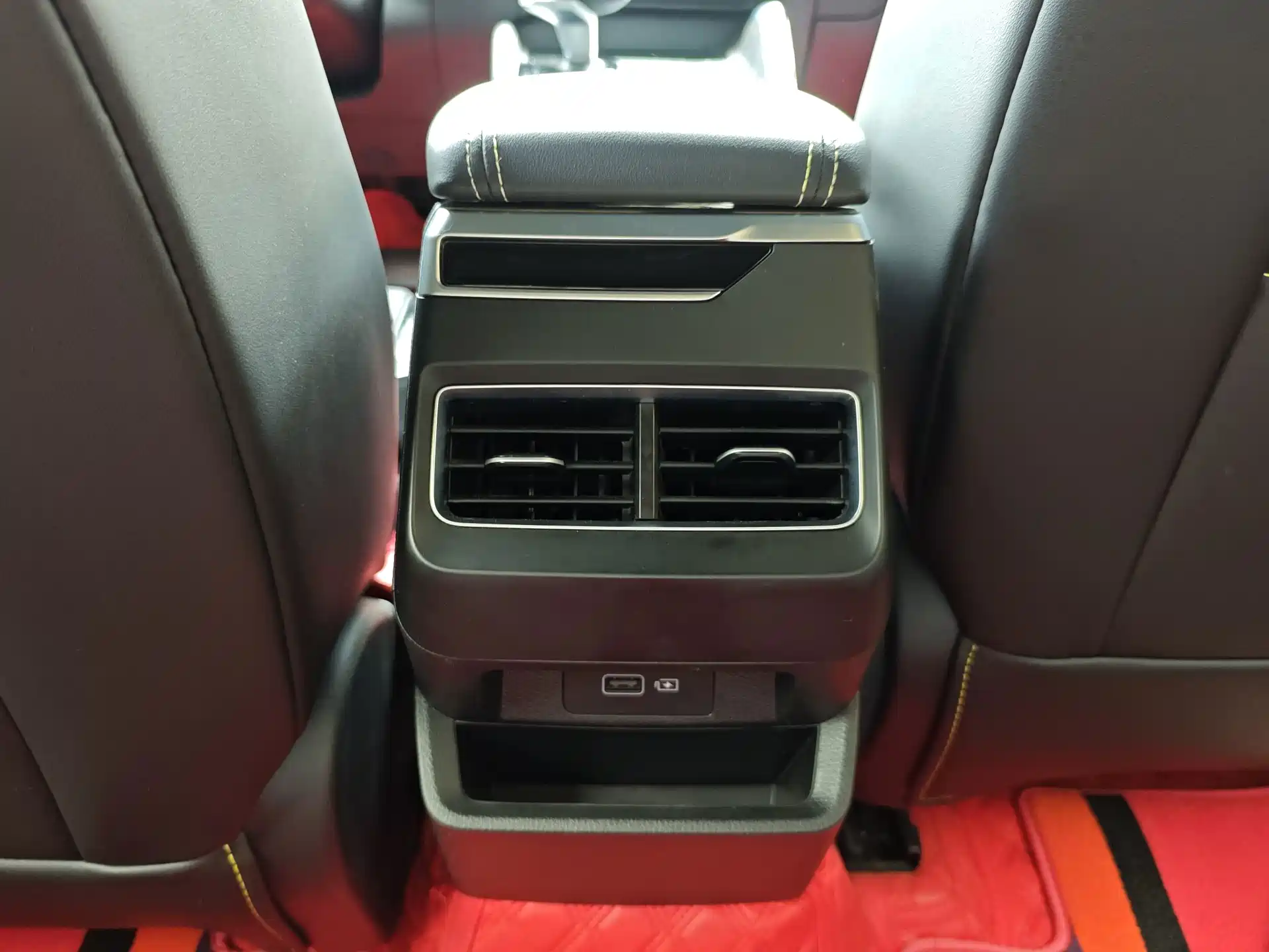 Фото 10 - Geely Preface