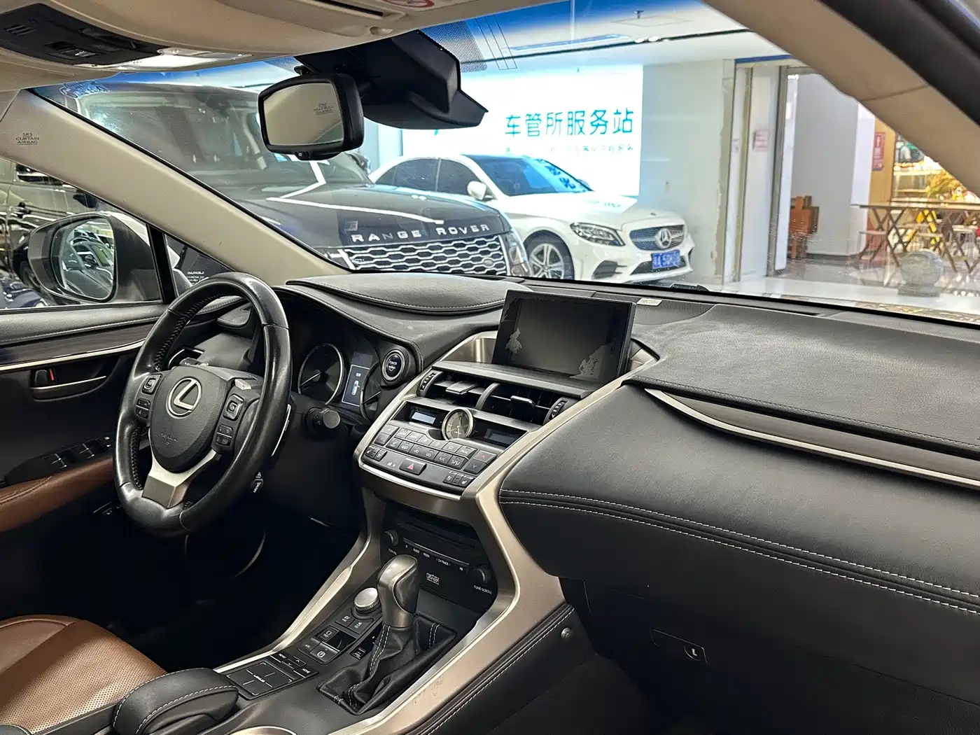 Фото 13 - Lexus NX