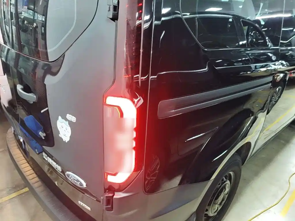 Ford Transit 2025 2023 Model 2.0T Diesel Manual Multi-Purpose Commercial Vehicle Short Wheelbase Low Roof 5/6-Seater