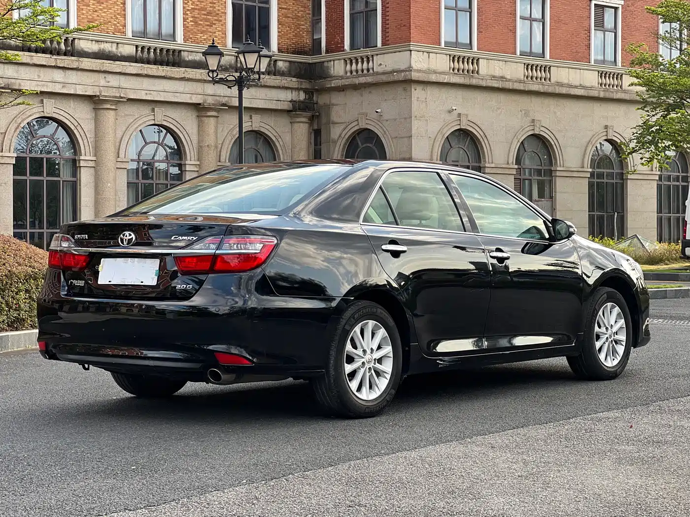 Фото 6 - Toyota Camry