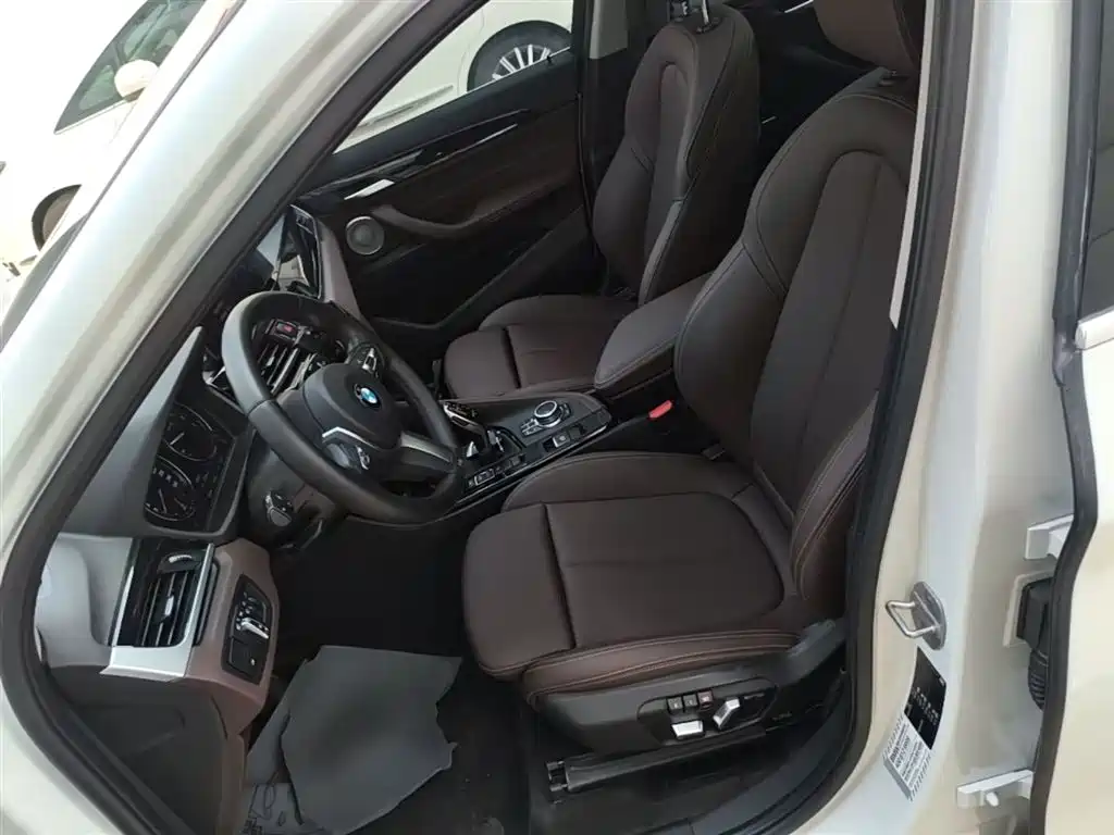 BMW X1 2021 sDrive20Li Exclusive фото 15