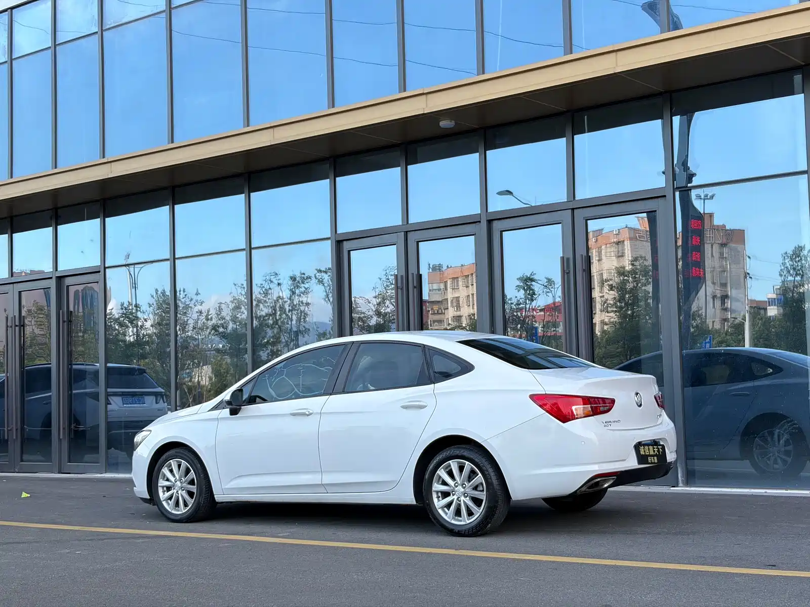 صورة 11 - Buick Verano